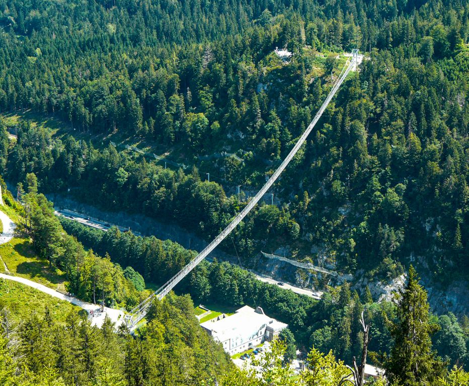 Nicht runter schauen - Hier wird deutlich, wie hoch die Brücke hängt. - © <a href="https://papa-wanderwolle.jimdofree.com/2020/10/06/burgenrunde-auf-dem-ehrenberg/" target="_blank">Wolfgang Berres auf papa.wanderwolle</a>